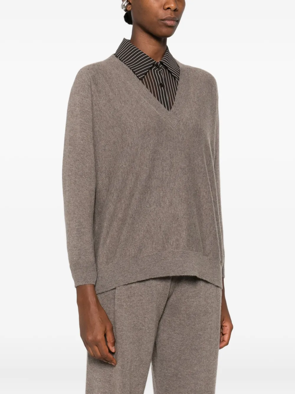 Lisa Yang V-neck Cashmere Sweater In Gray