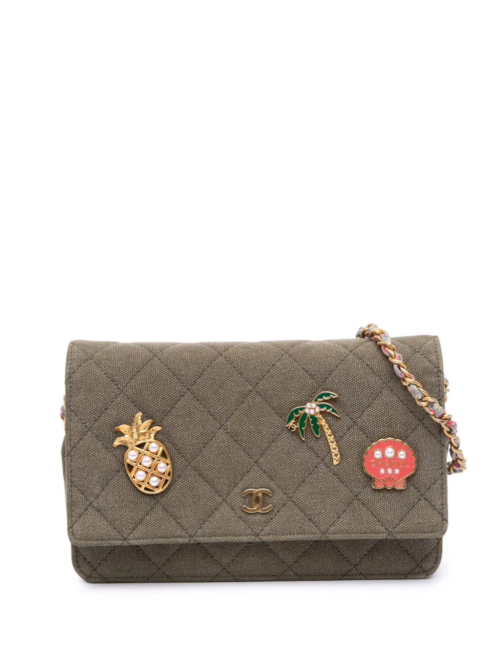 CHANEL Pre-Owned 2016-2017 マトラッセ キャンバス ココ キューバチャーム ウォレットオンチェーン CHANEL Pre-Owned 2016-2017 マトラッセ キャンバス ココ キューバチャーム ウォレットオンチェーン