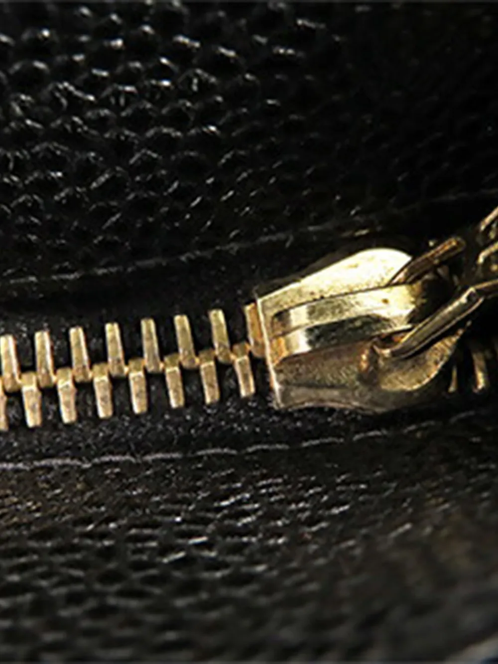 CHANEL Pre-Owned 2003-2004 Caviar Medallion tote bag | Pre-Owned | Image 2