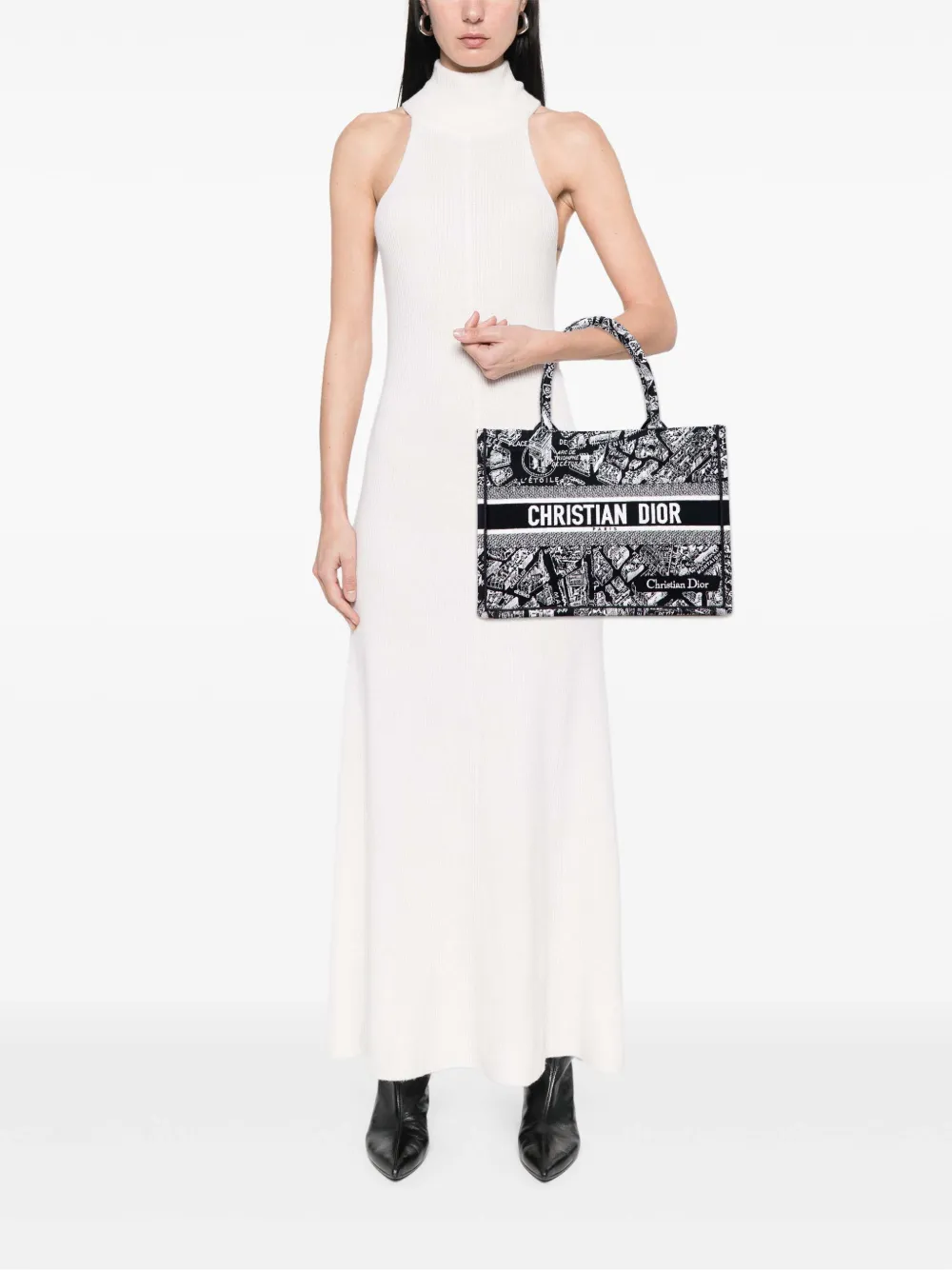 Christian Dior Pre-Owned 2023 Medium Canvas Embroidered Plan De Paris Book tote bag | Pre-Owned | Image 2