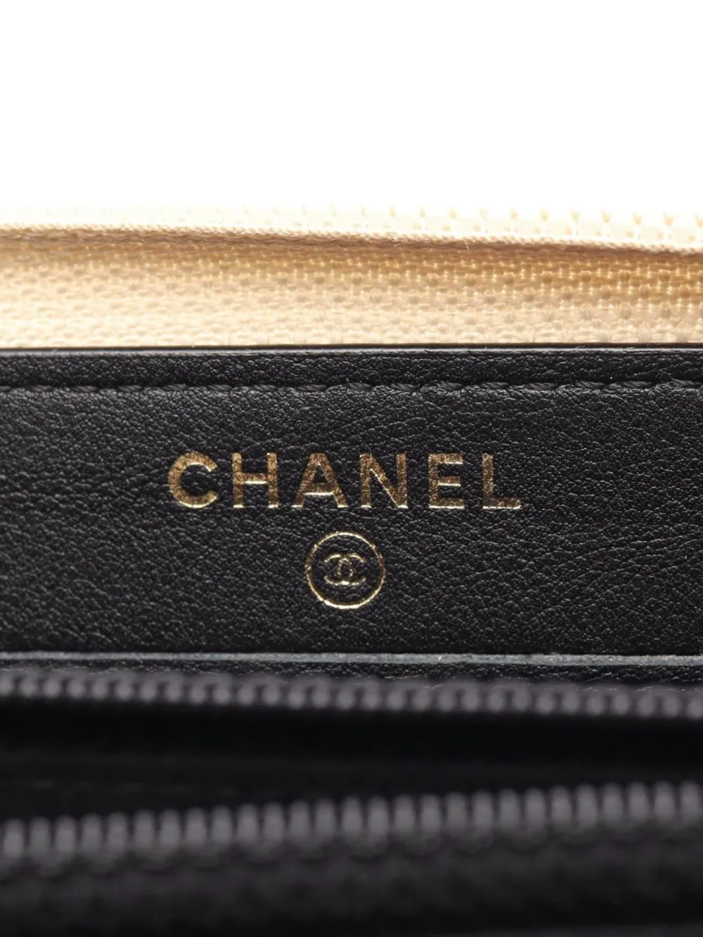 Pre-owned Chanel 2015-2016 Boy Two-tone Round Zipper Wallet In Black