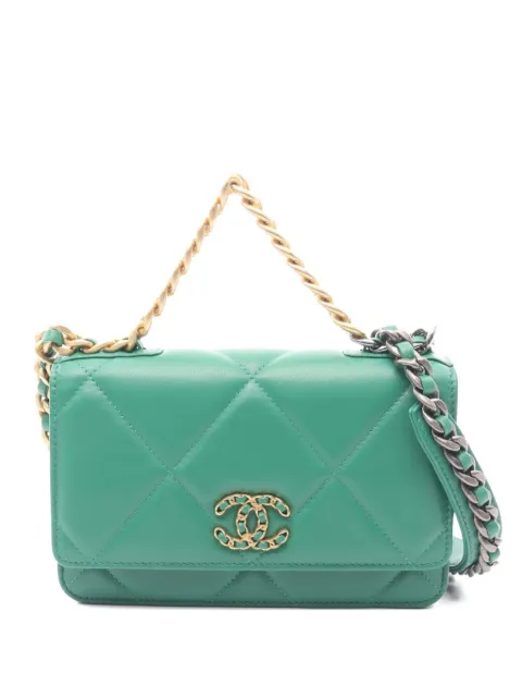 CHANEL Pre-Owned 2021 19 matelassé cross body bag 