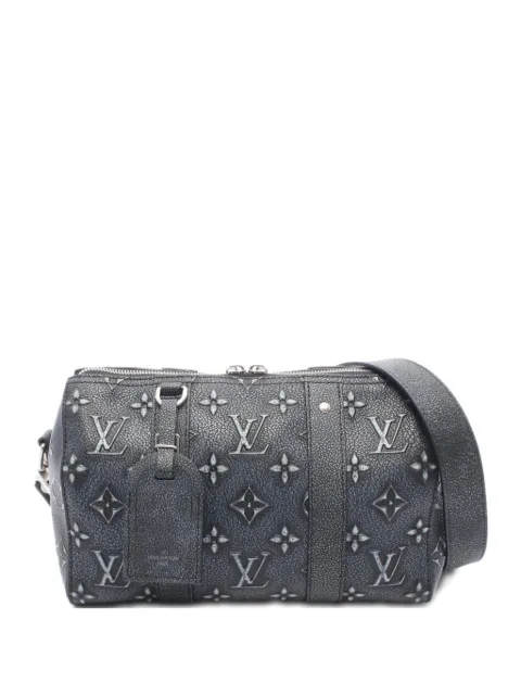 Louis Vuitton Pre-Owned 2021 monogram embossed shoulder bag