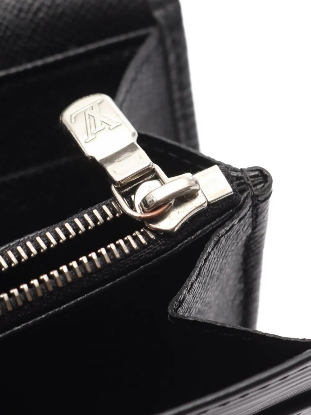 Pre-owned Louis Vuitton 2006 Sara Épi Wallet In Black