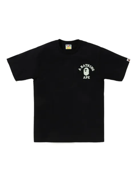 A BATHING APE® playera glow-in-the-dark