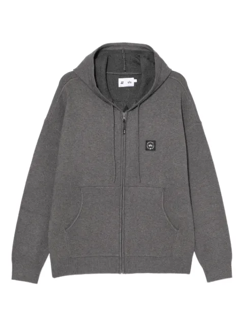 izzue logo-patched hoodie