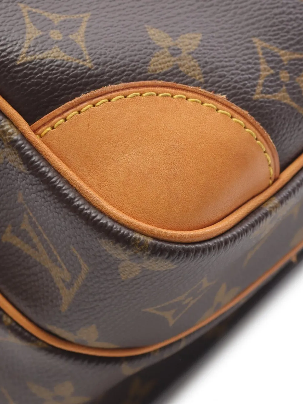 Pre-owned Louis Vuitton 2004 Nil Monogram Shoulder Bag In Brown