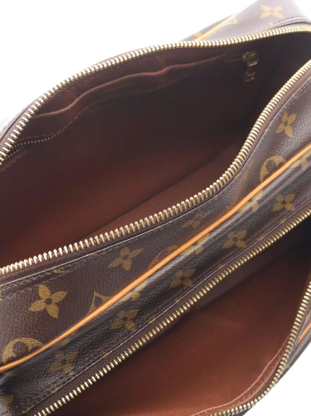 Pre-owned Louis Vuitton 2004 Nil Monogram Shoulder Bag In Brown