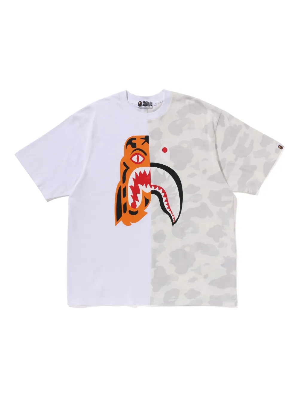 A BATHING APE® City Camo Shark Tシャツ - ホワイト A BATHING APE® City Camo Shark Tシャツ - ホワイト
