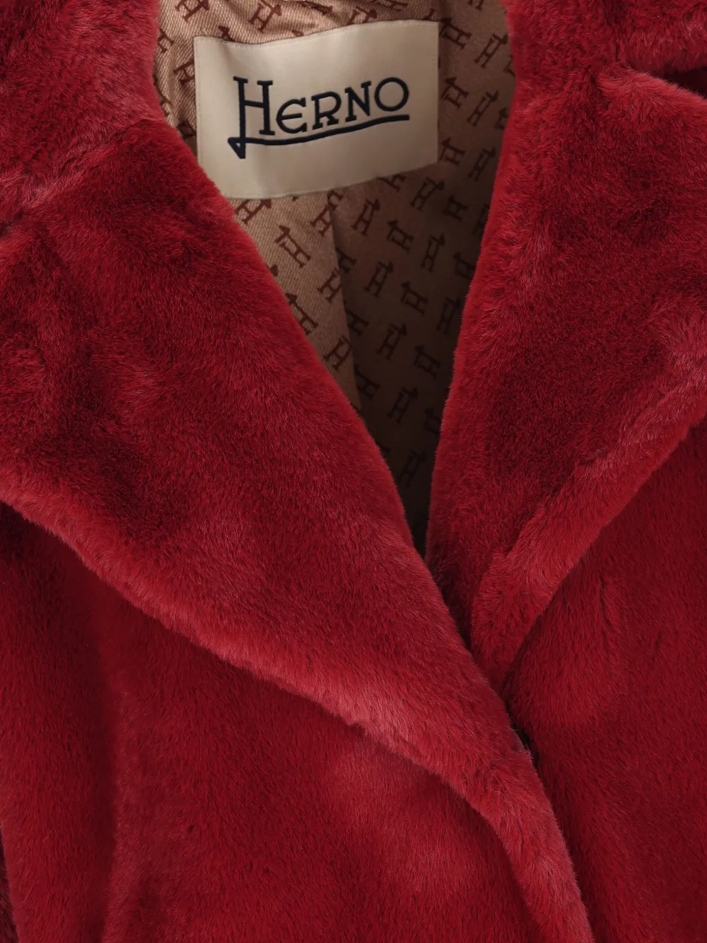 Herno Jas van imitatiebont en met ceintuur Rood