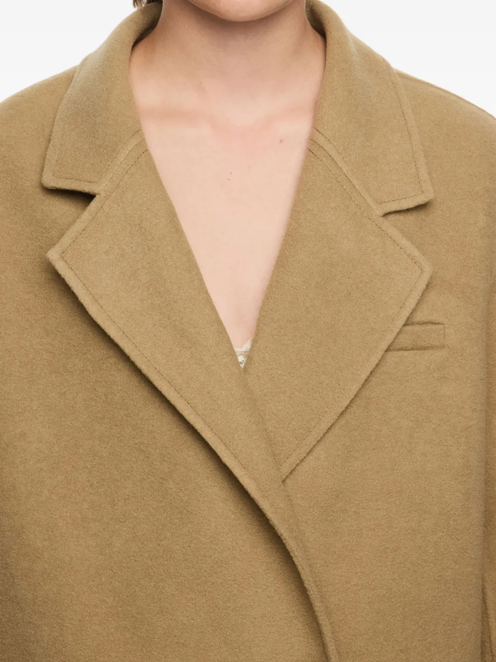 Bimba y Lola Mantel met dubbele rij knopen Bruin