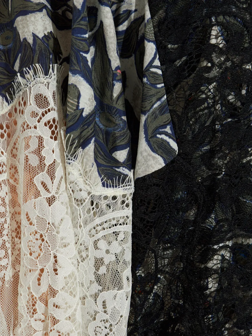 MUNTHE Lisso jurk met bloemenkant Beige