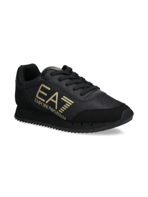 Ea7 Emporio Armani tenis con agujetas y detalle del logo