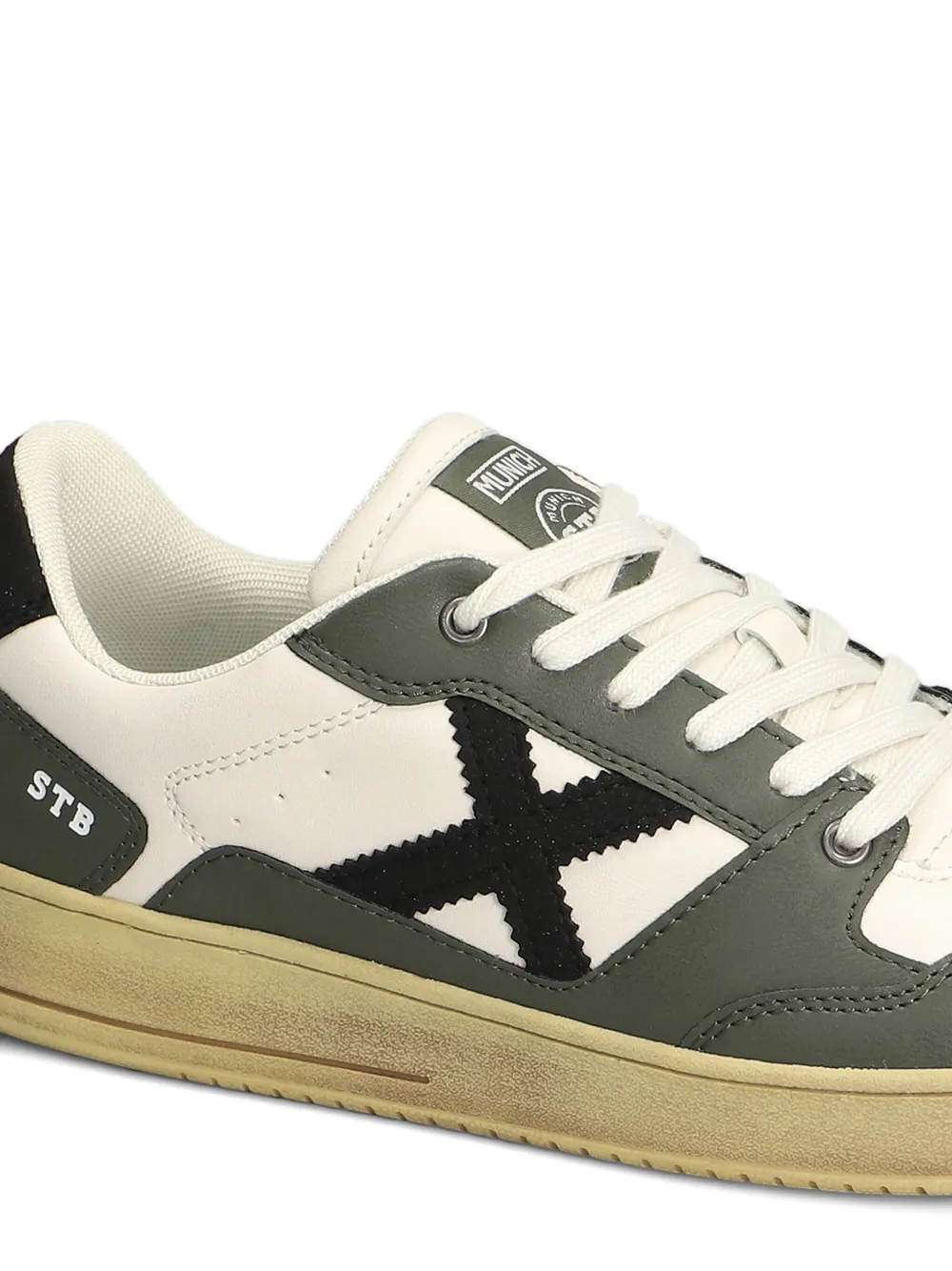 Munich Sneakers met kruispatroon Wit