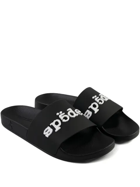 SP5DER logo-embossed slides