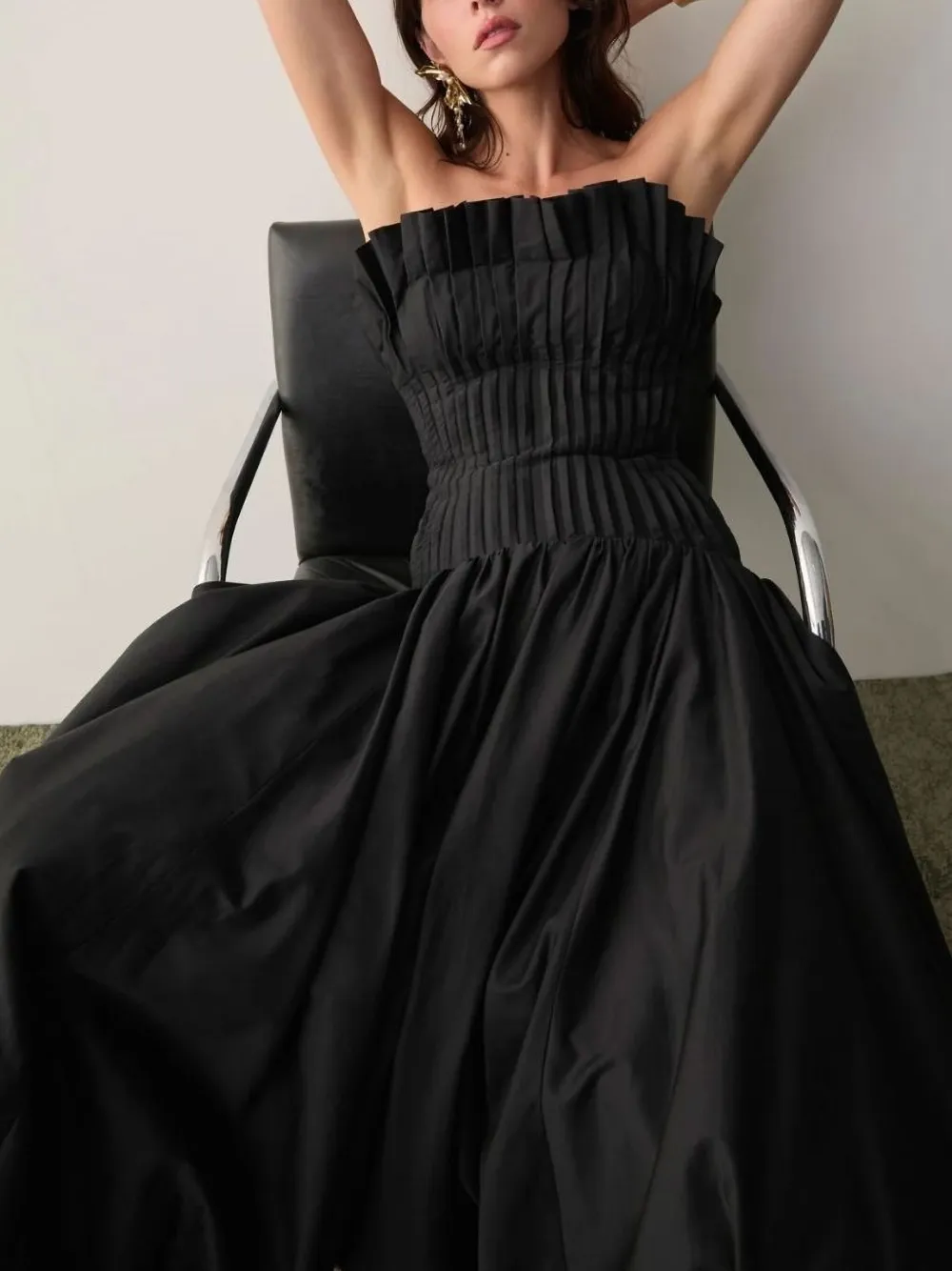 Aje Ivy strapless midi-jurk met ruches Zwart