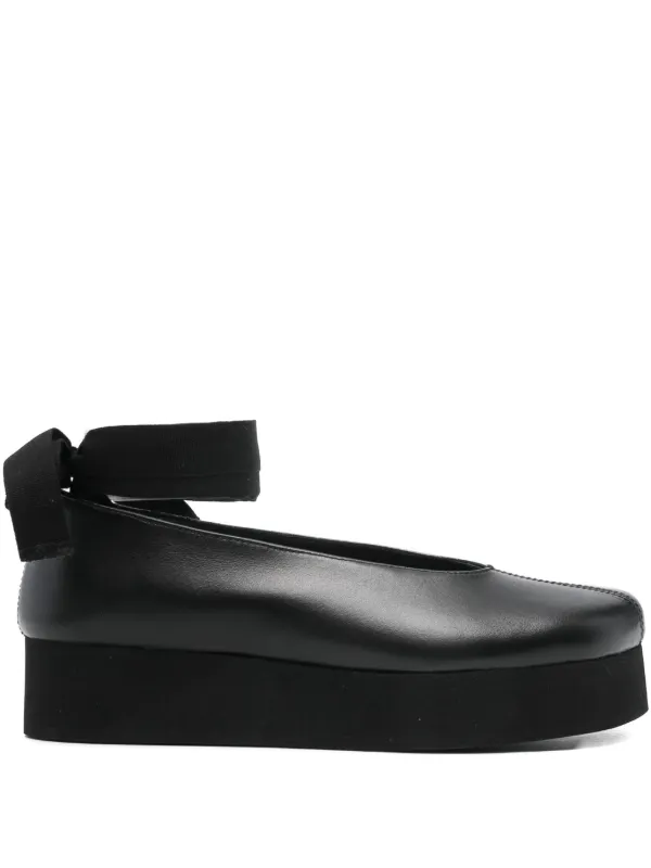 COMME des GARÇONS 黒 フラットシューズ Comme Des Garçons リボン フラットシューズ | ブラック | FARFETCH JP