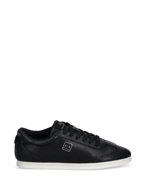 Armani Exchange tenis con detalle del logo