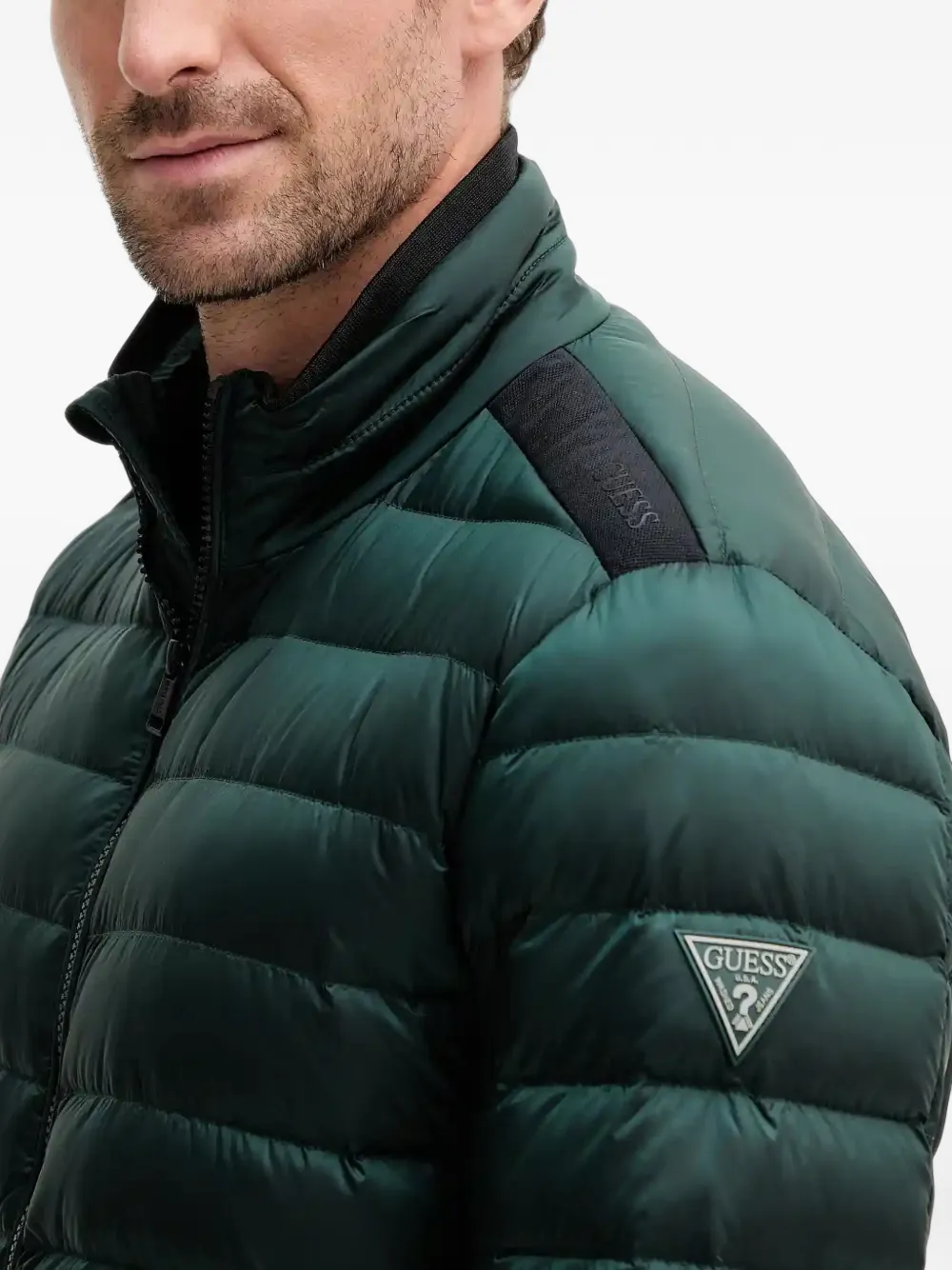GUESS USA quilted logo-patch jacket Groen