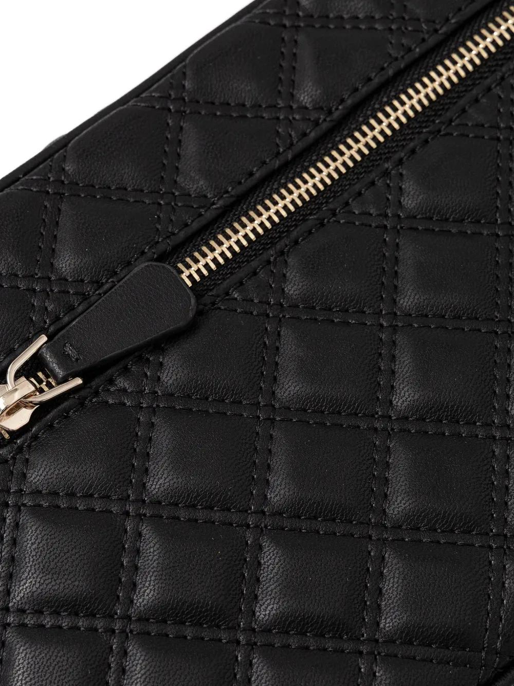 Giully Quilted Shoulder Bag
