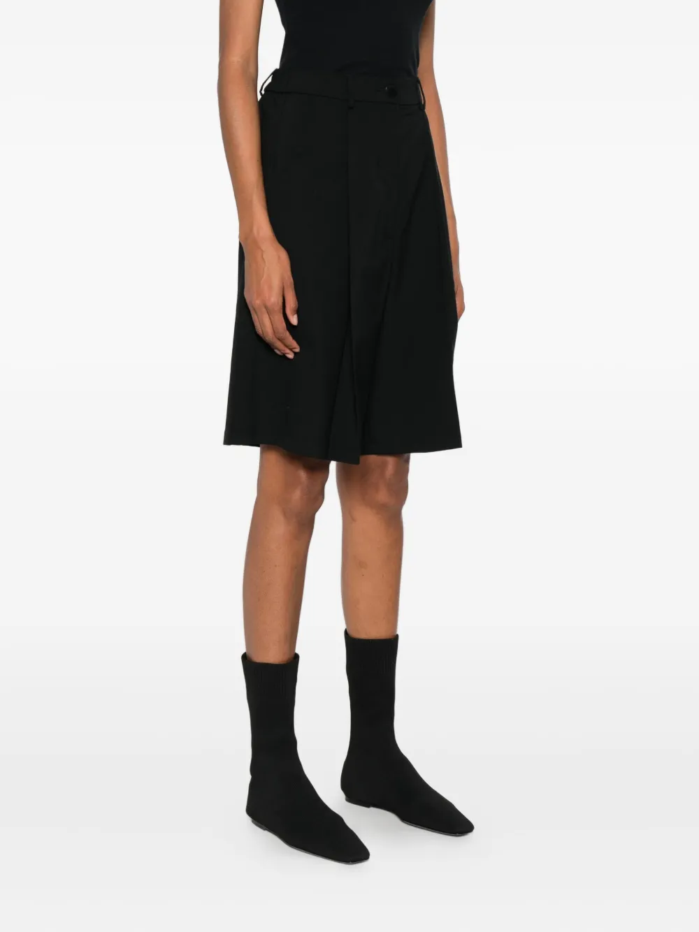 Cordera Pleated Shorts In Black