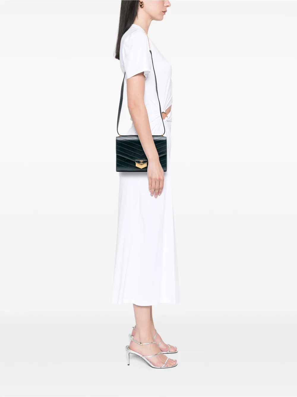 CHANEL Pre-Owned 2018-2019 CC Chevron Calfskin Medal Flap crossbody bag | Pre-Owned | Image 2