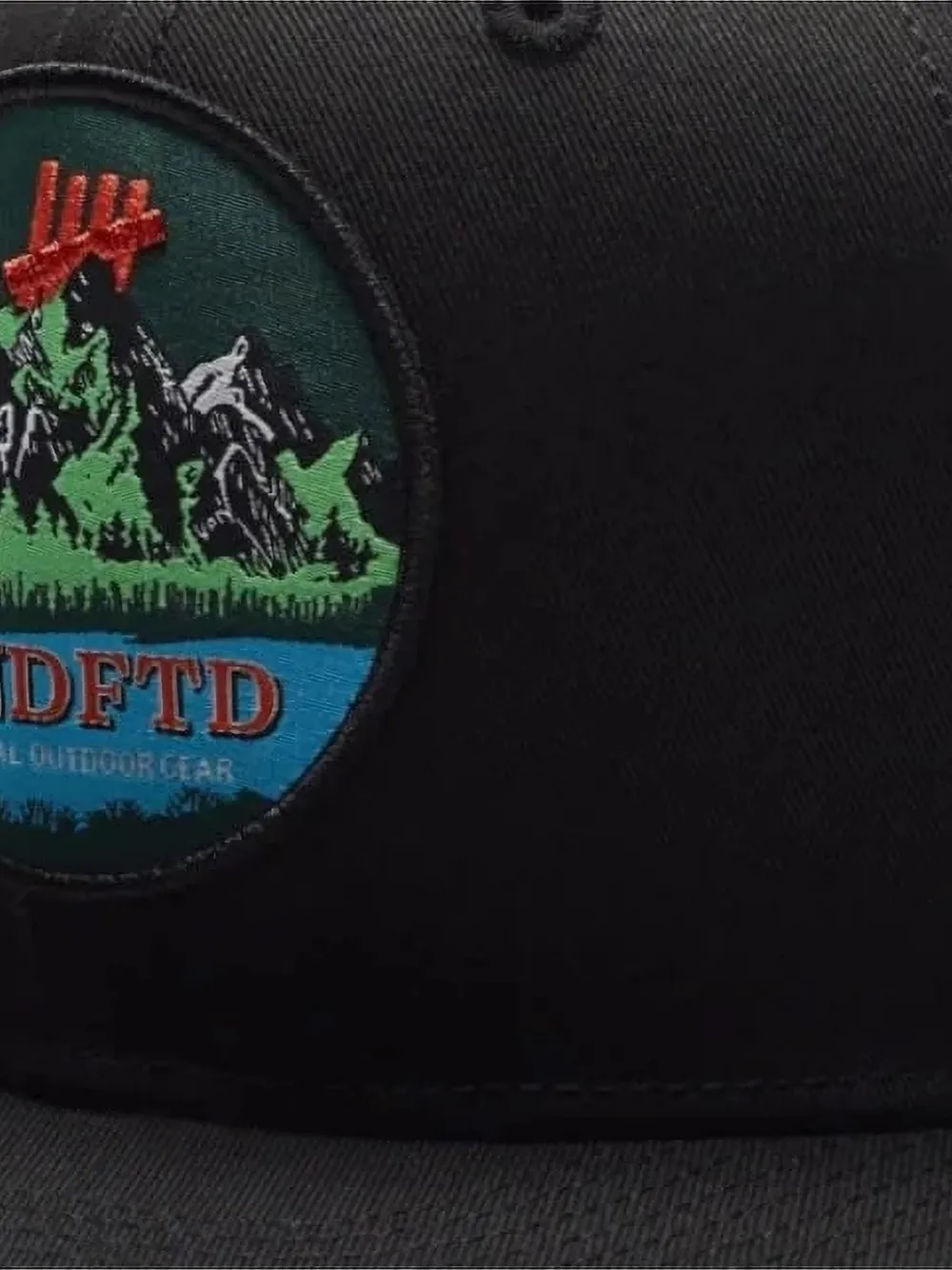Undefeated mountain-scene patch snapback cap - Zwart