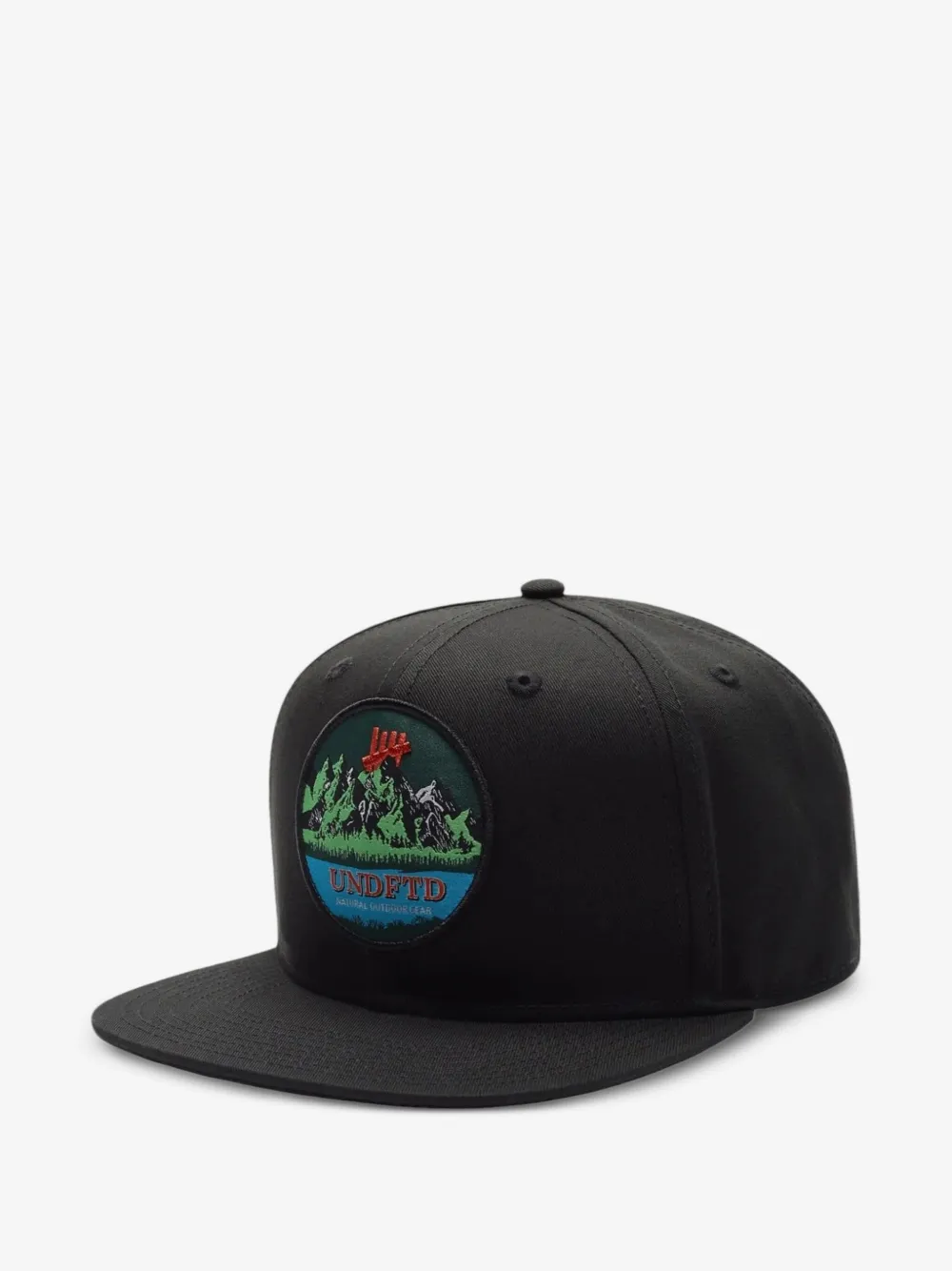 Undefeated mountain-scene patch snapback cap | Black | Image 1