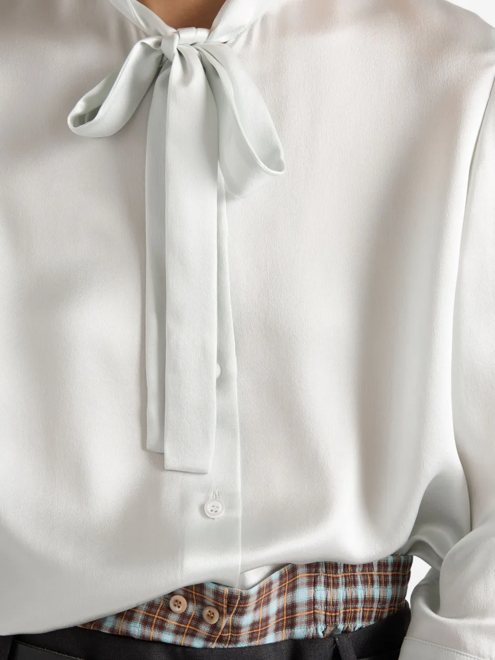 プラダ ボウタイ 長袖 シャツ ブラウス リボン 黒 40 L シルク100% プラダ ボウタイ プラダ ボウタイ 長袖 シャツ ブラウス リボン 黒 40