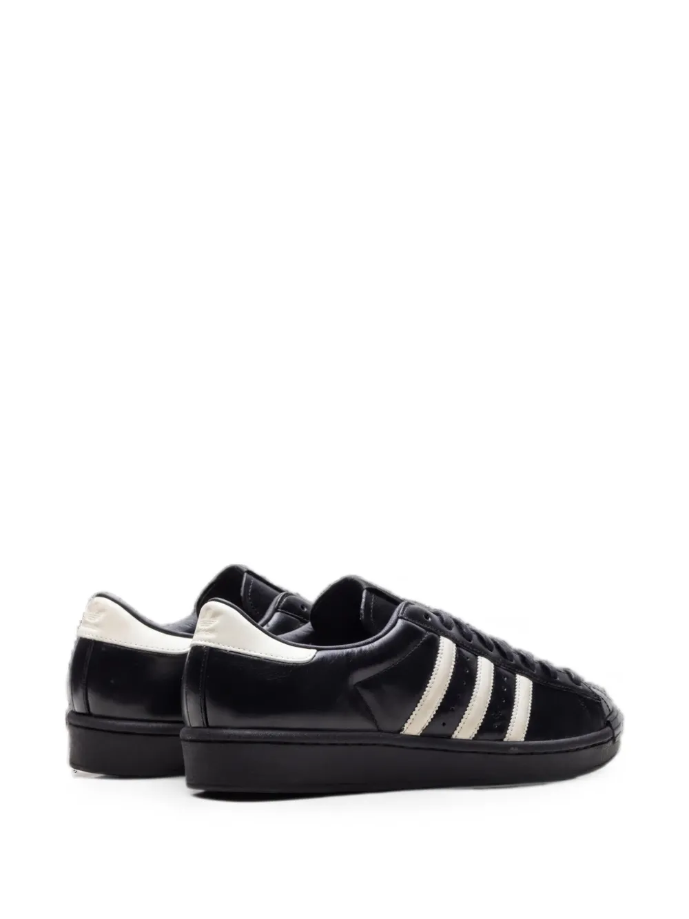 adidas Superstar sneakers met schelpen neus Zwart