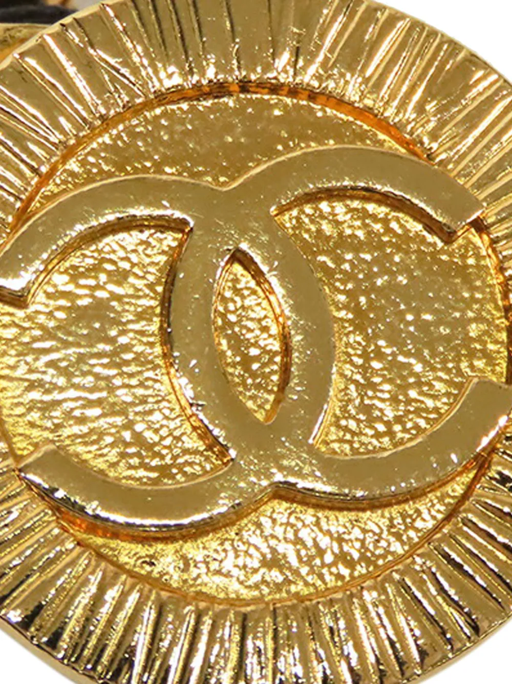 CHANEL Pre-Owned 1984 Gold Plated CC Medallion Leather Woven Chain belt | Image 2