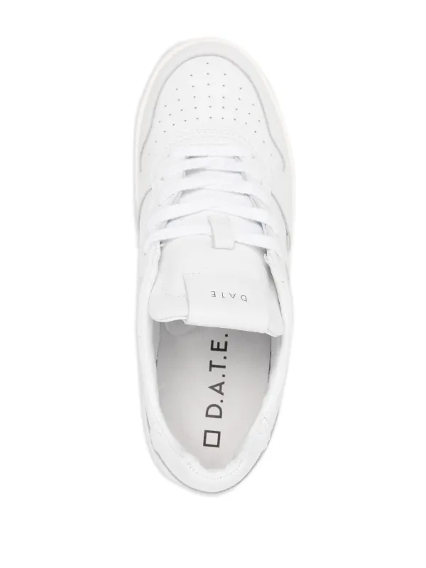 D.A.T.E. スクエアロゴ レザースニーカー | ホワイト | FARFETCH JP