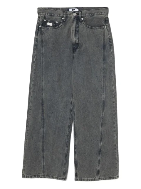 izzue logo-plaque jeans