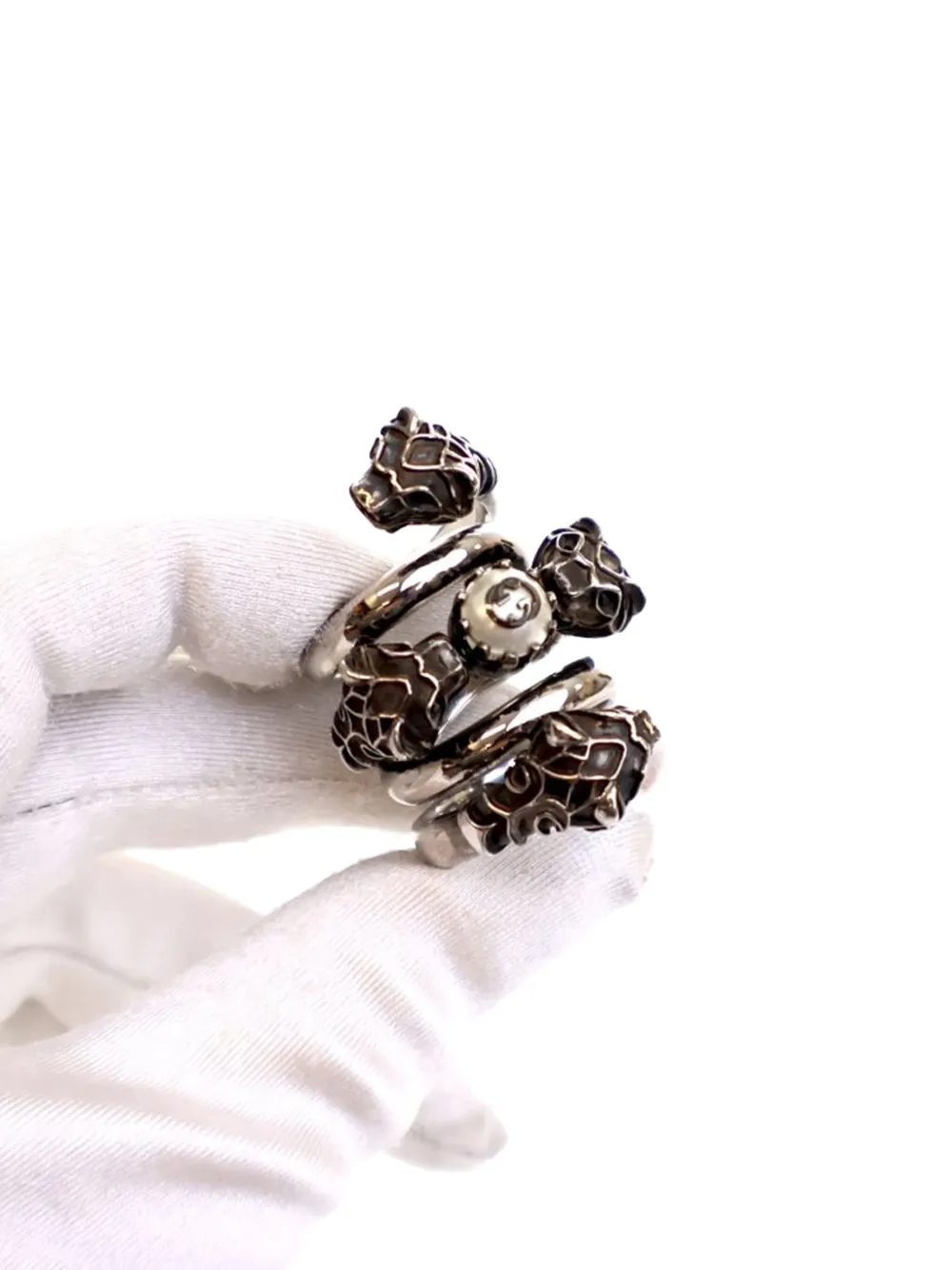 Gucci Pre-Owned 2015-2025 Silver Plated Faux Pearl Tiger Heads Double Wrap Ring costume ring | Women | Image 2