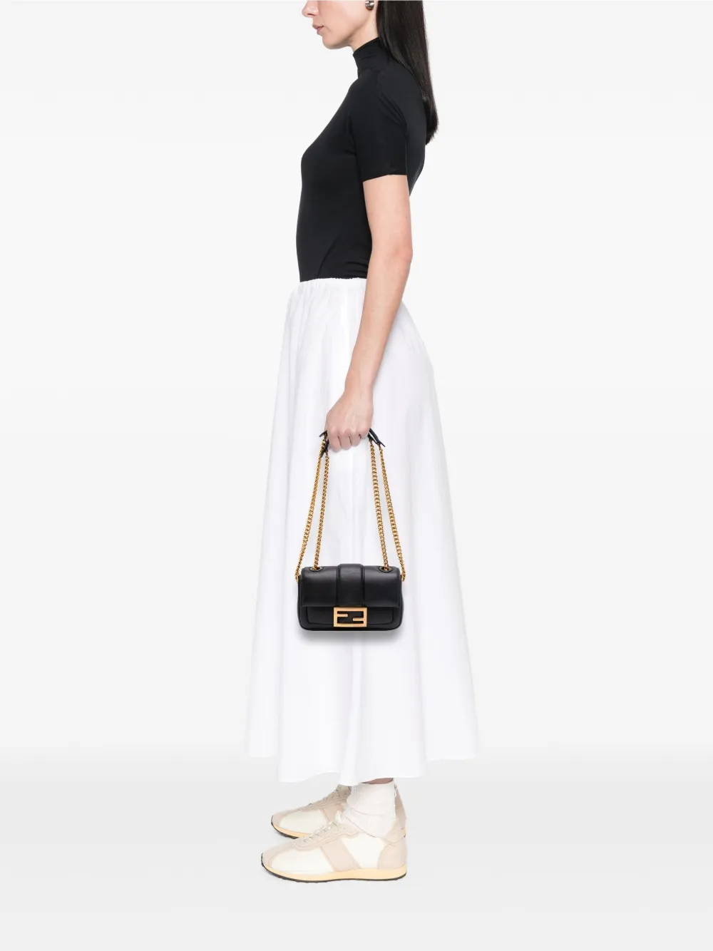Fendi Pre-Owned 2010-2025 Mini Nappa Apolo Chain Baguette shoulder bag | Pre-Owned | Image 2