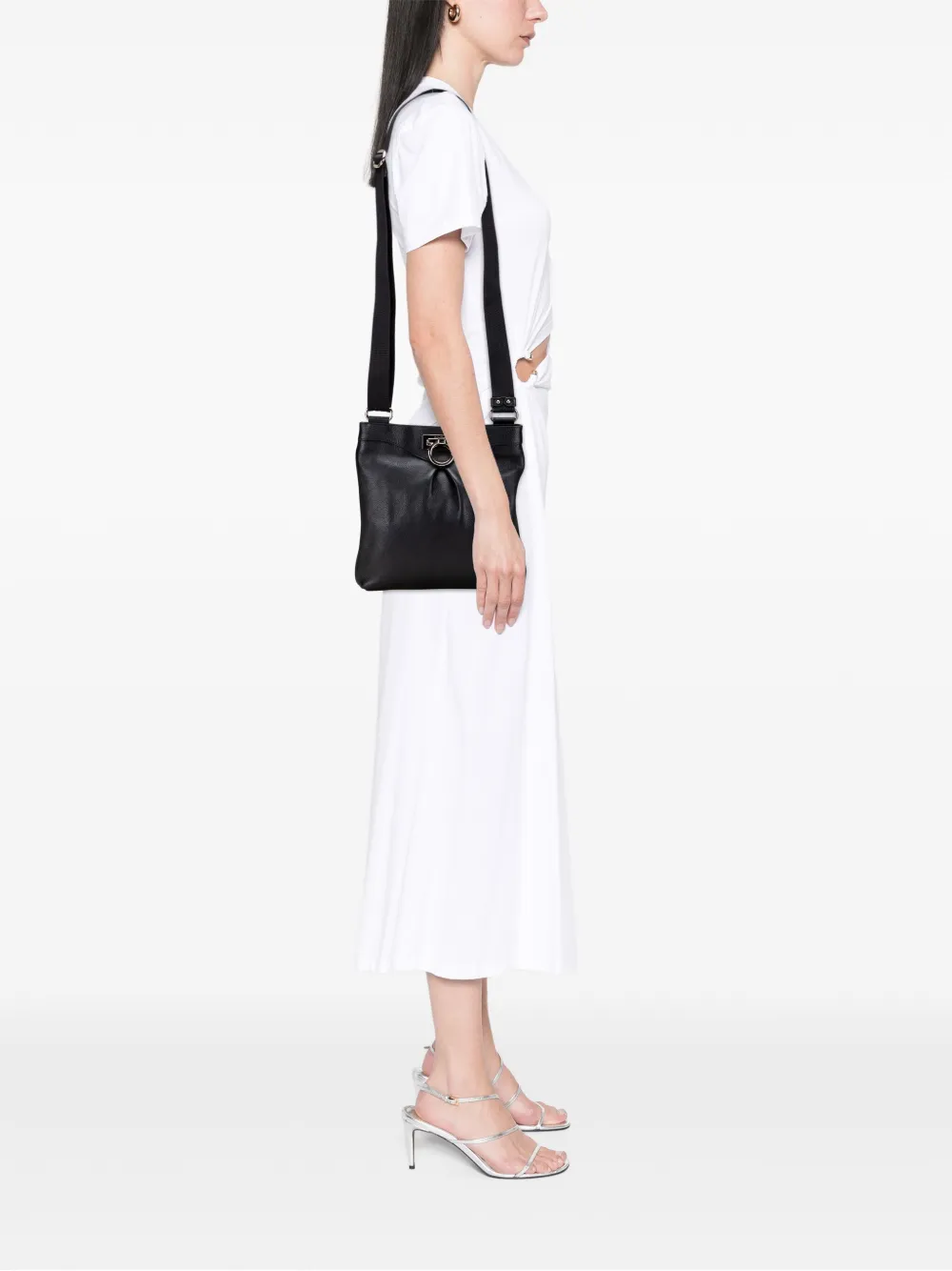 Ferragamo Pre-Owned 2000-2025 Leather Gancini crossbody bag | Pre-Owned | Image 2