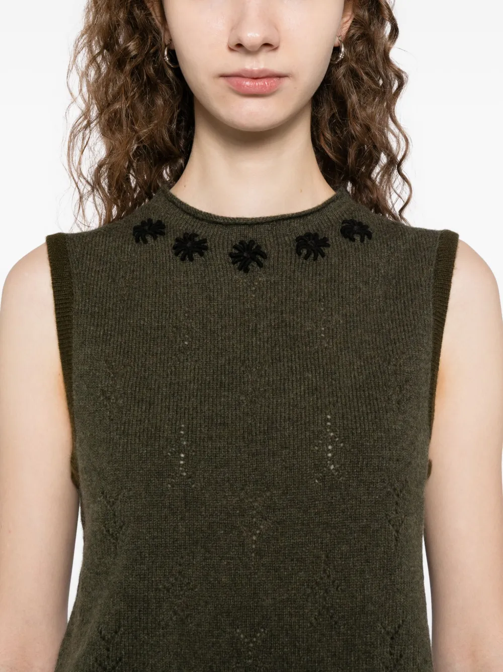 Yanyan Knits Floral-embroidered Vest In Brown