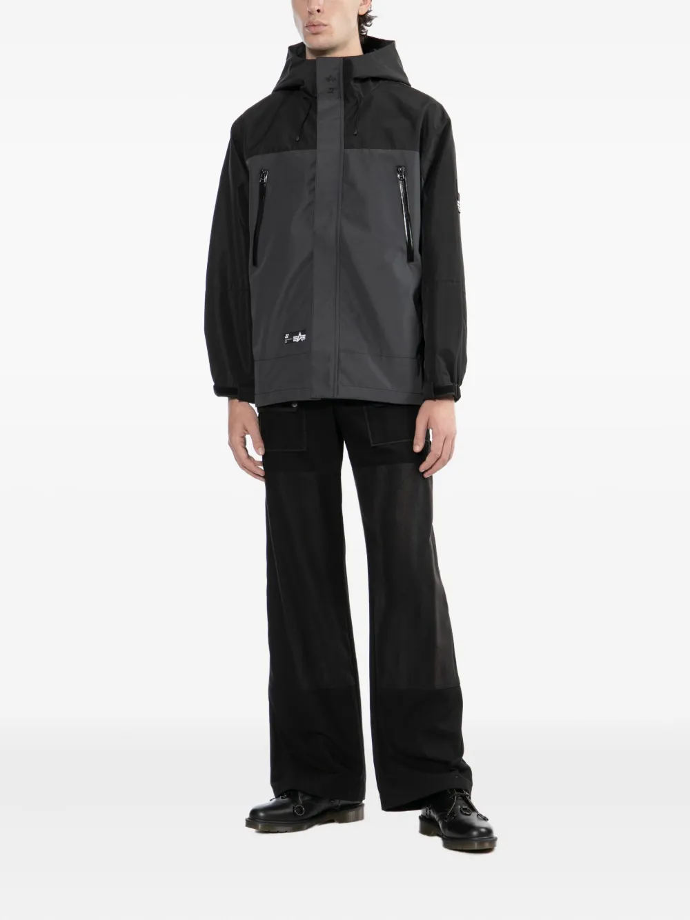 izzue Jack met capuchon en logopatch Zwart