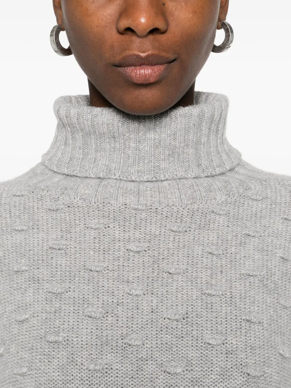 Tabaroni Cashmere Roll-neck Textured Sweater In Gray