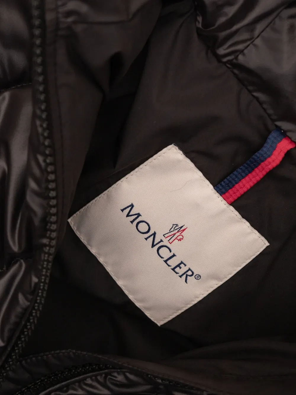 Moncler Enfant Gewatteerd jack met afwerking Zwart