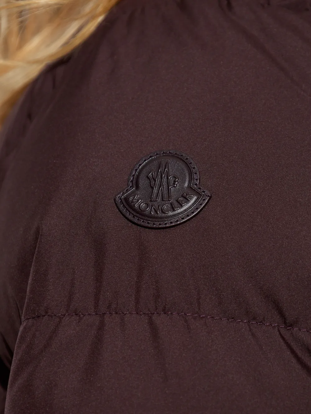 Moncler Estom Vertical-quilted Hooded Short Down Jacket In Burgundy