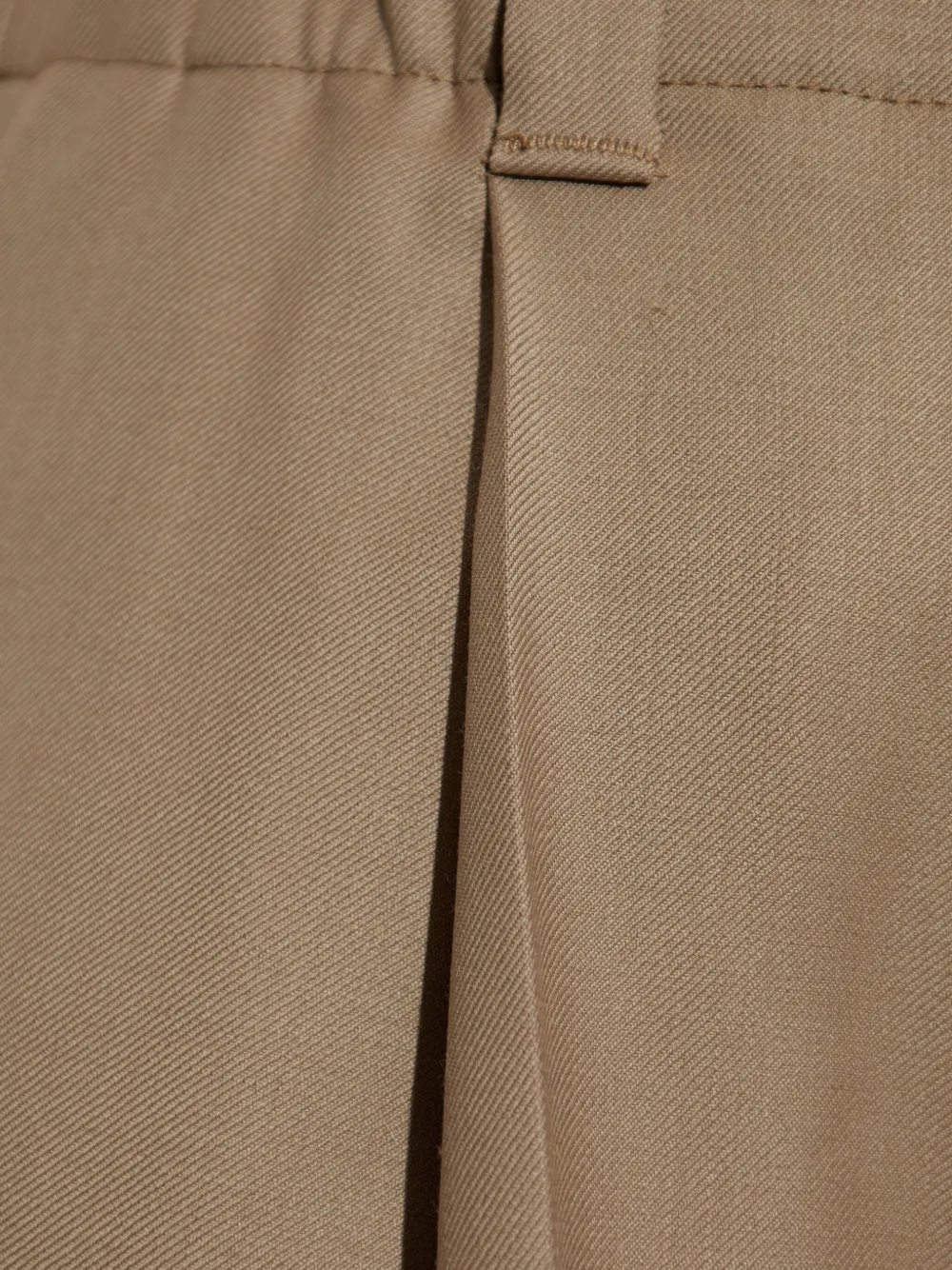 Moncler Plooibroek met geplooide voorkant Bruin