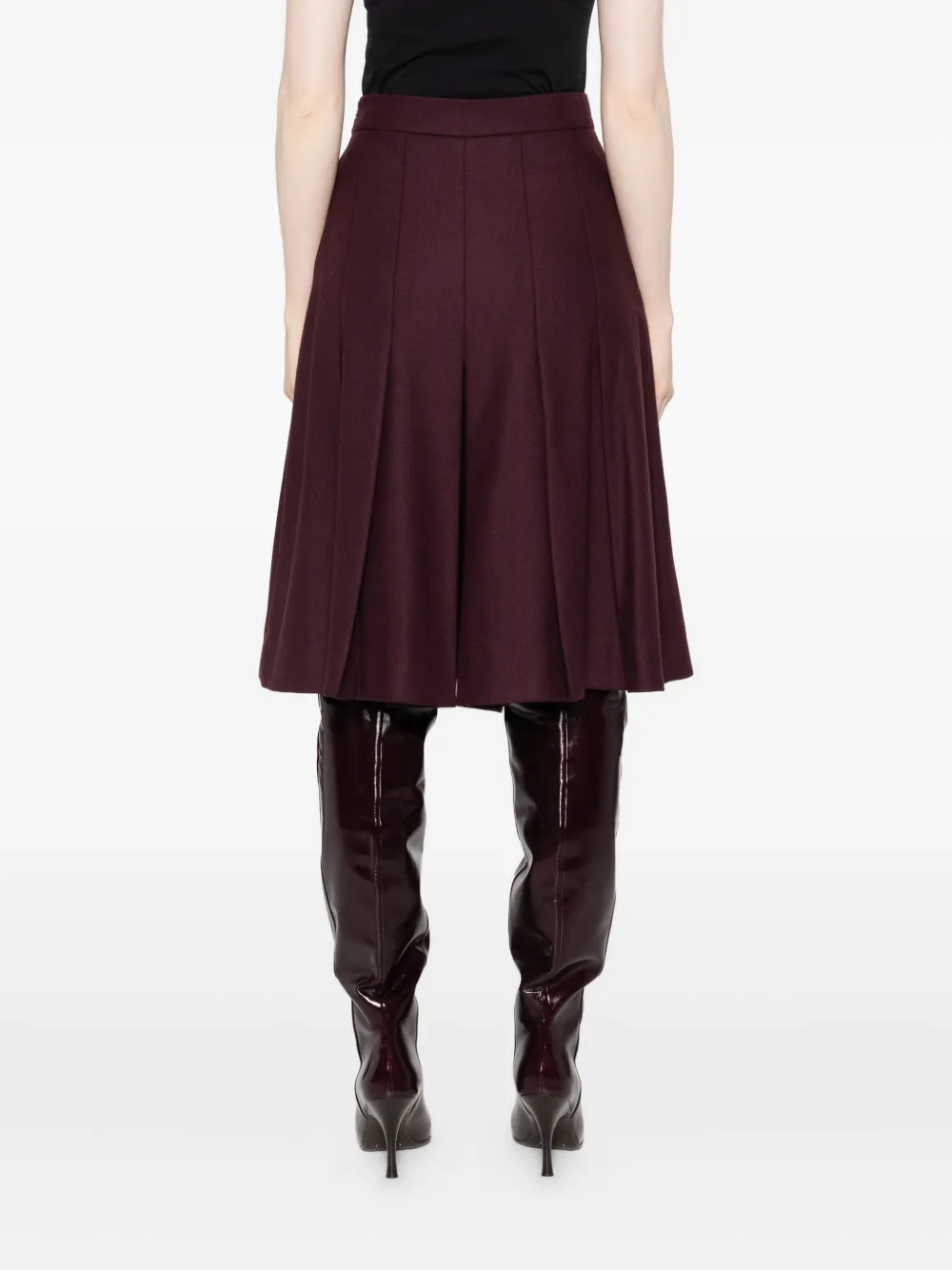 Joseph Pleated Shorts In Brown