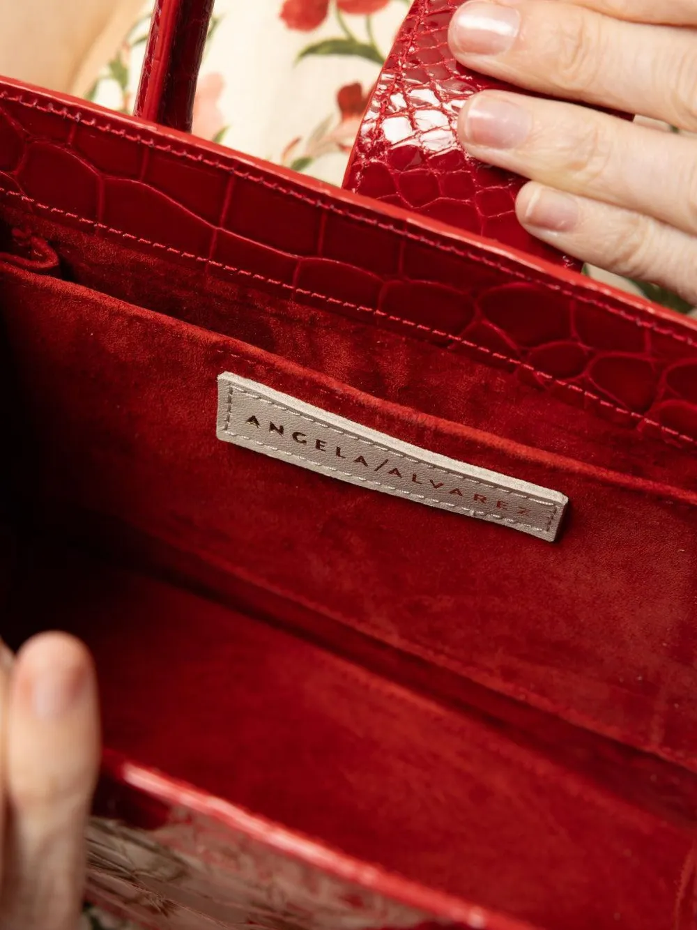 Angela Alvarez Demi Arco Tote Bag In Red