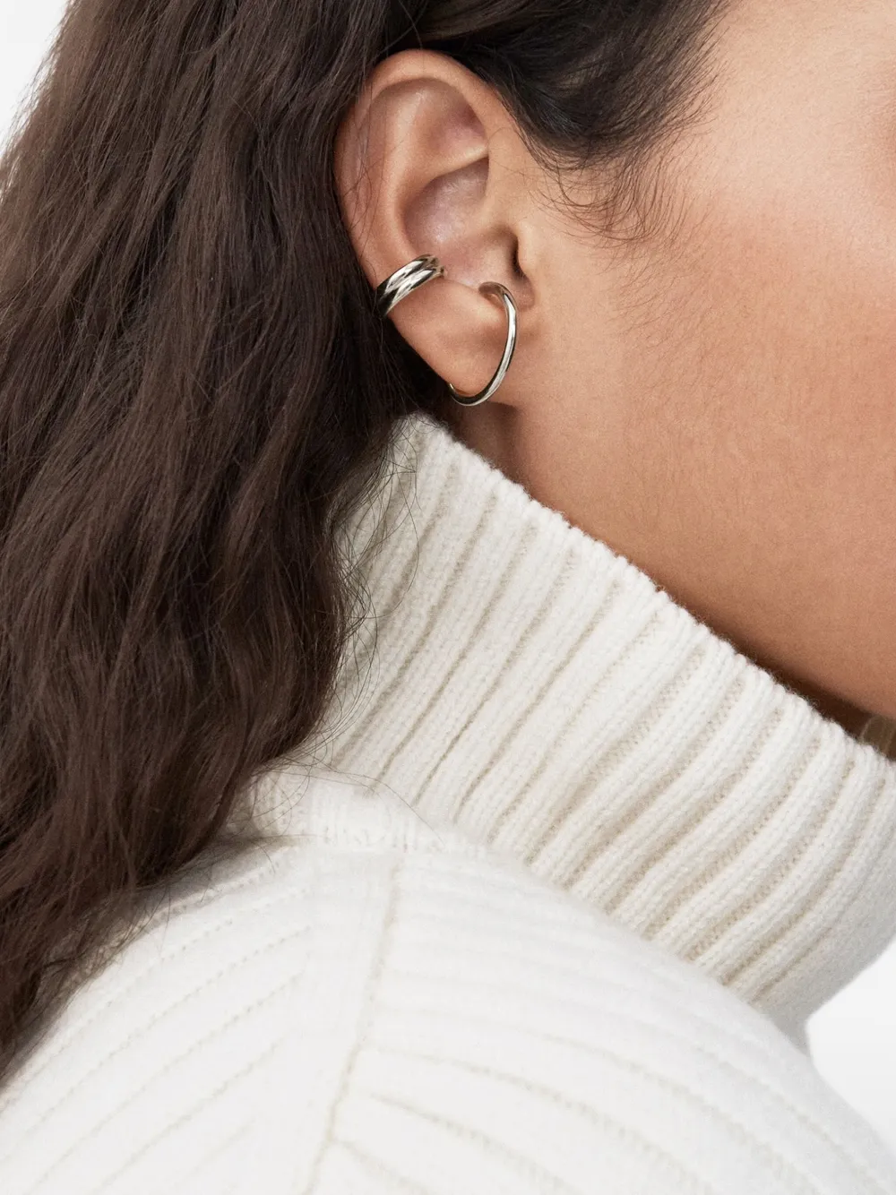 Otiumberg Sonder Metallic Ear Cuff In Metallic