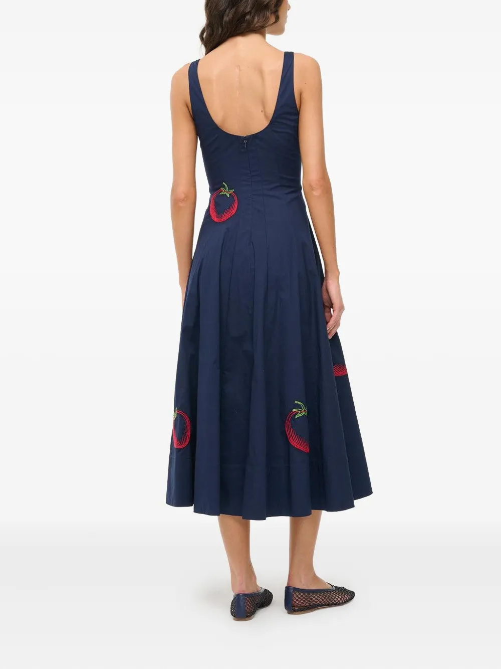 STAUD Wells tomato-embroidered midi dress Blauw