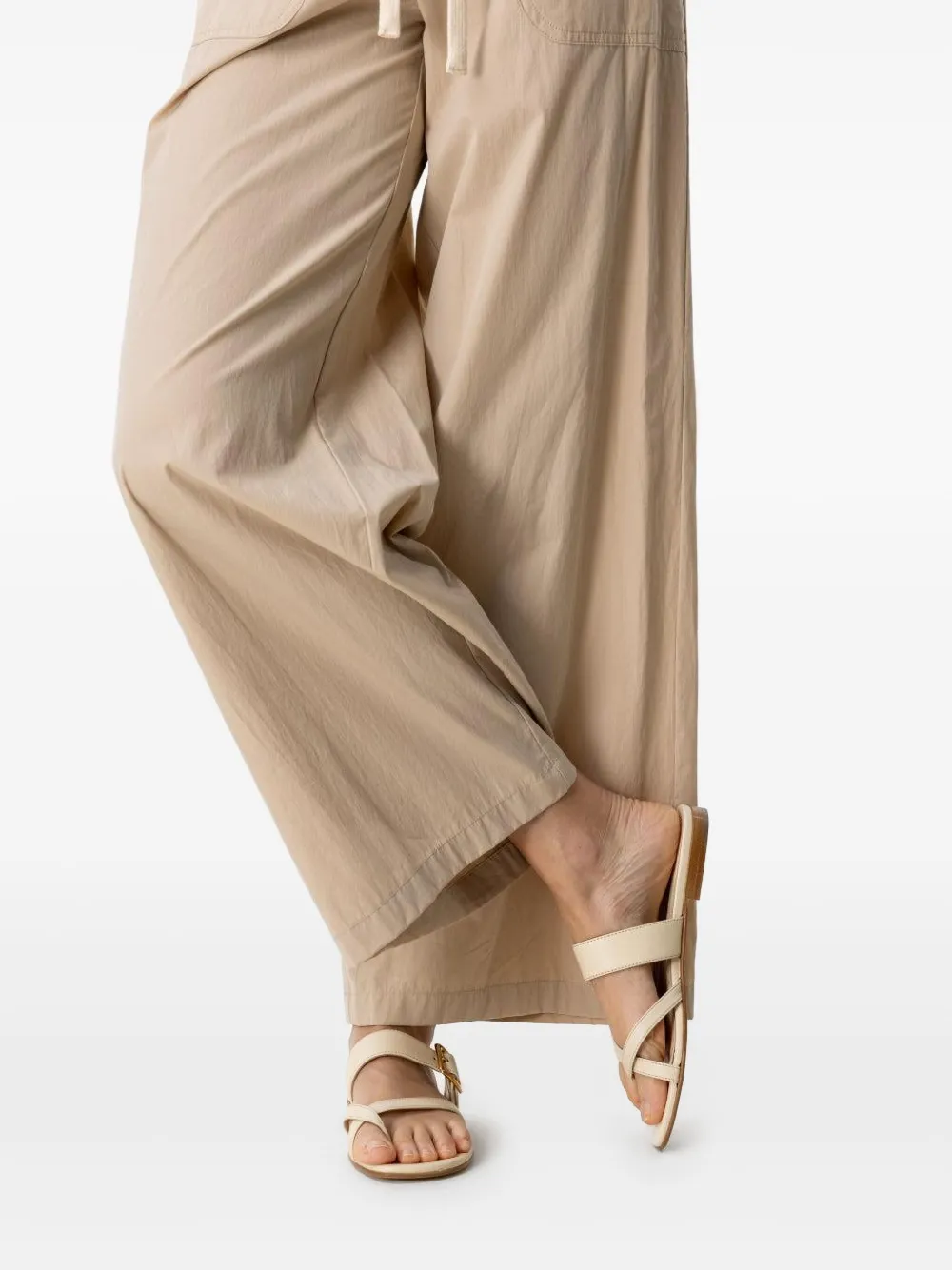 Manolo Blahnik Thalusa buckle-fastening leather sandals Beige