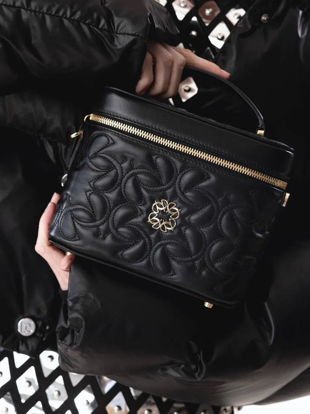 Elie Saab Logo-plaque Quilted Tote Bag In Black