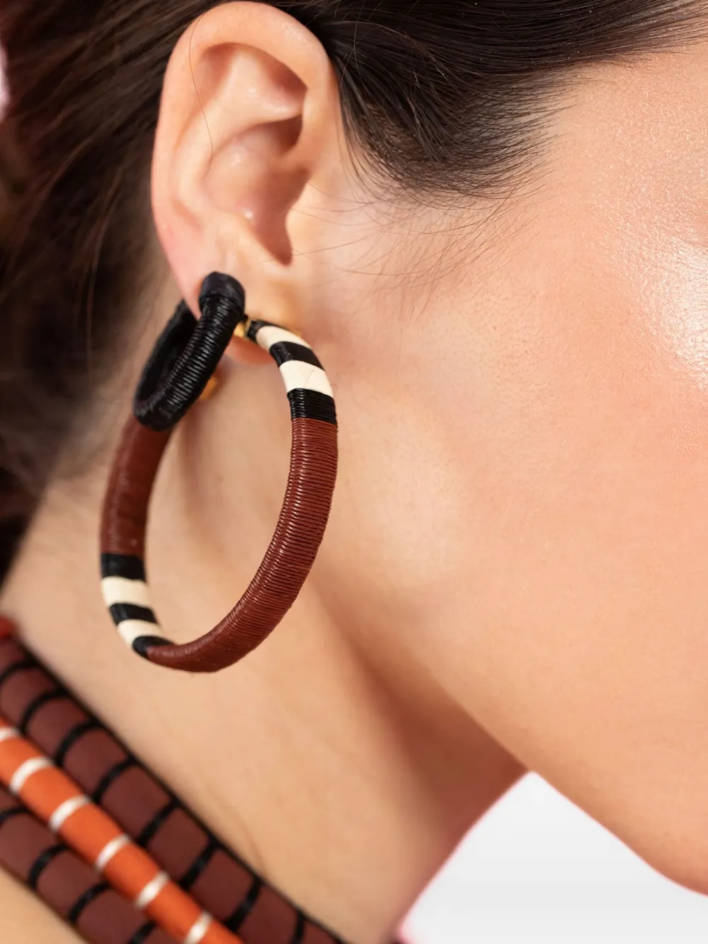 Johanna Ortiz Color Parallelism striped hoop earrings - Bruin