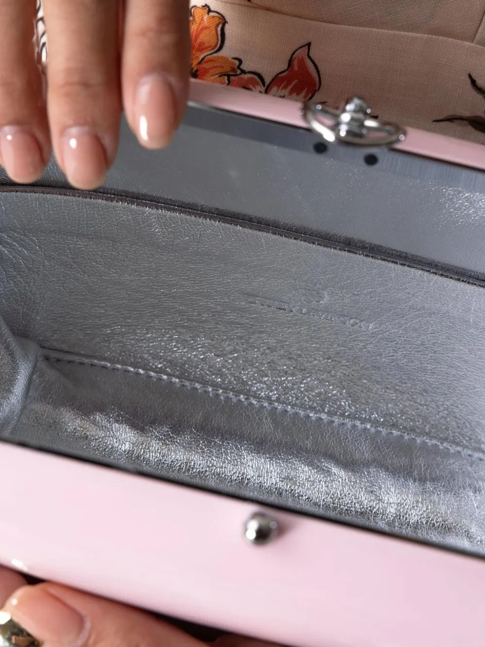 Jeffrey Levinson Elina Plus floral-embellished oval clutch Roze